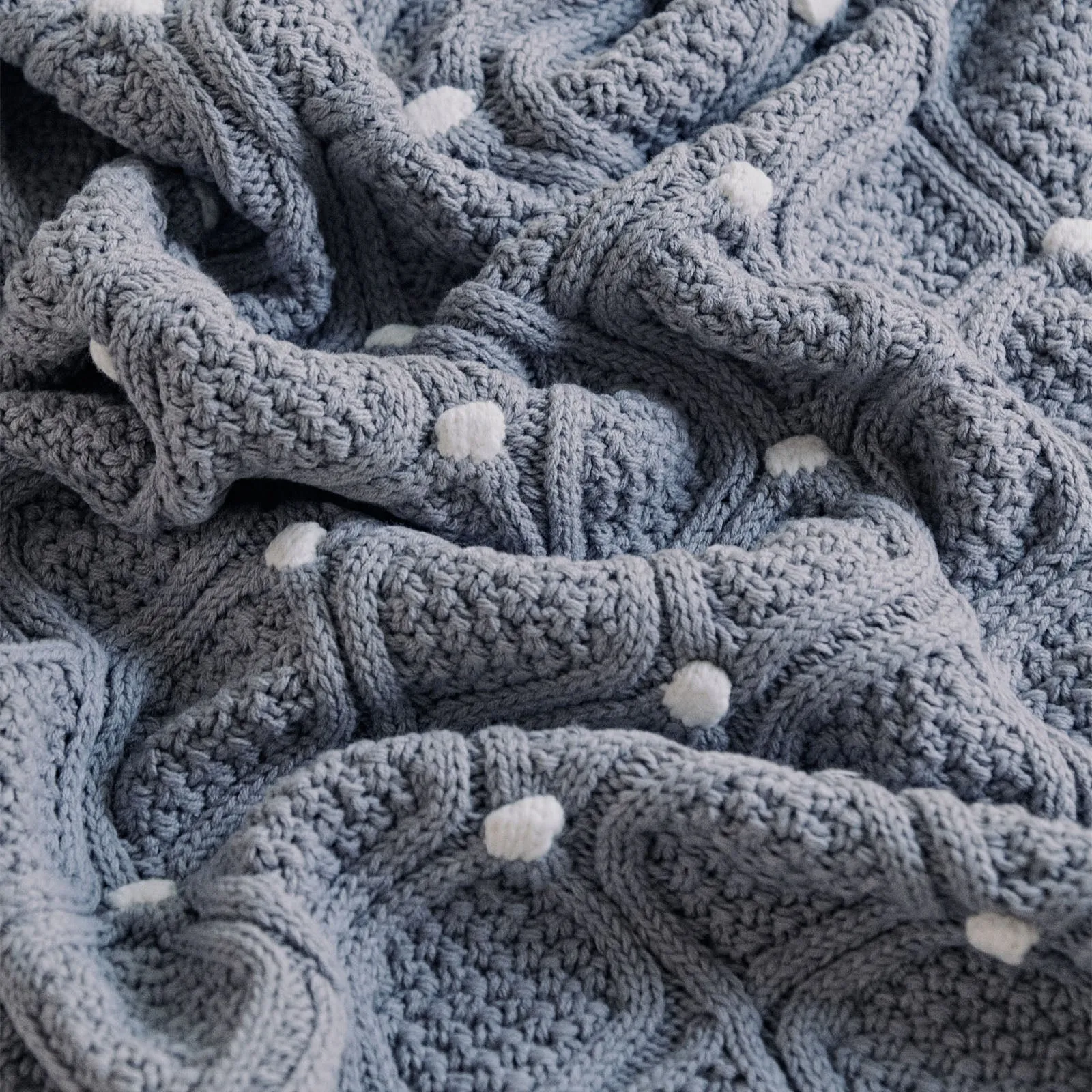 Cozy Chunky Knit Blanket with Cute Pompons for Home Décor